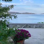 Eos Milos House Дом отдыха