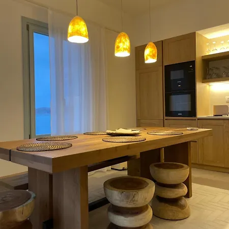 Eos Milos House *