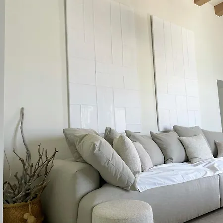 Eos Milos House Pollonia